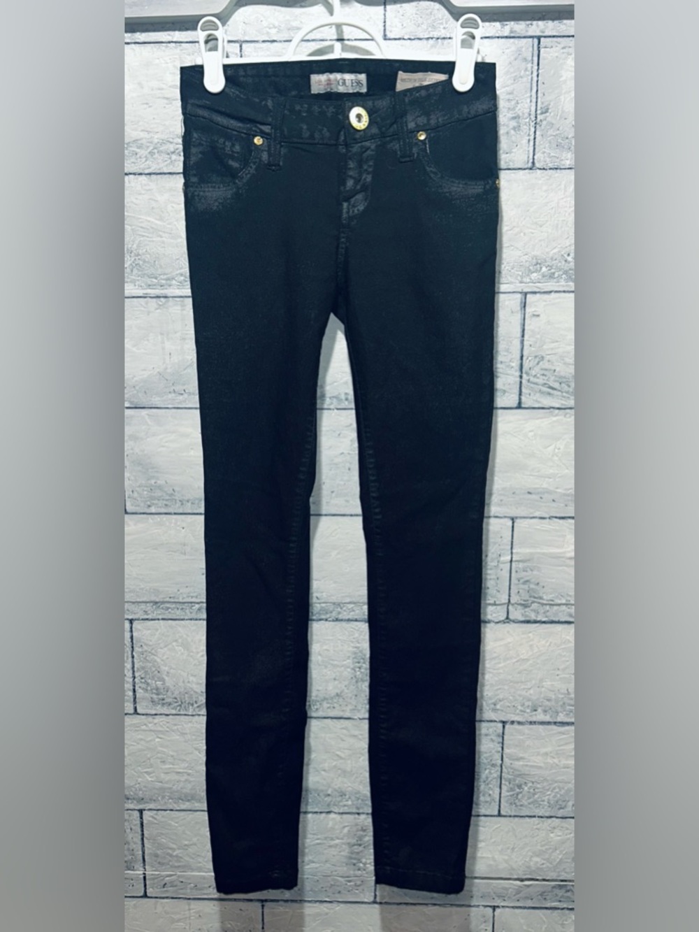 Guess Emma Fit Black Medium Rise Skinny Jean Gold Accents 25 Distressed Coating